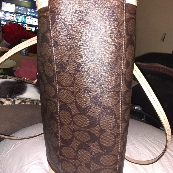Brown and tan coach tote bag - Picture 2 of 3
